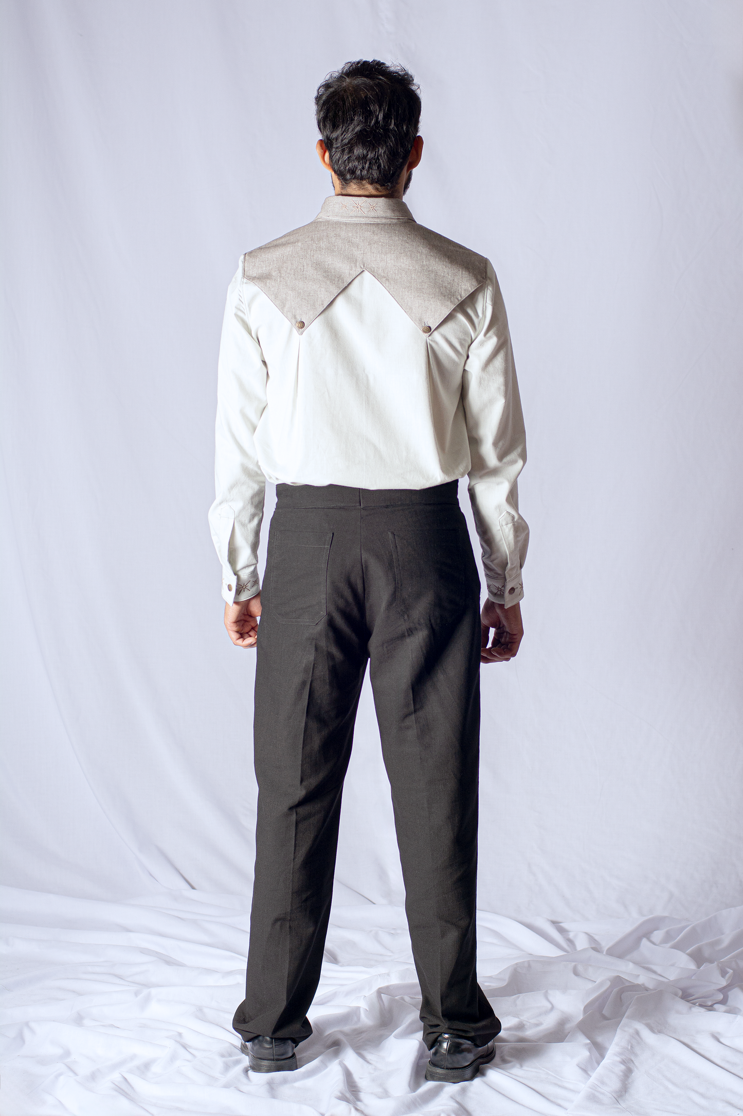 Camisa Bicolor Estrellas, Blanco Olivo-Tabaco